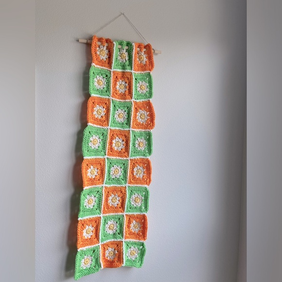 Crochet wall hanging - Picture 1 of 3